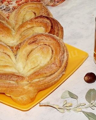 Плюшки сердечки с сахаром