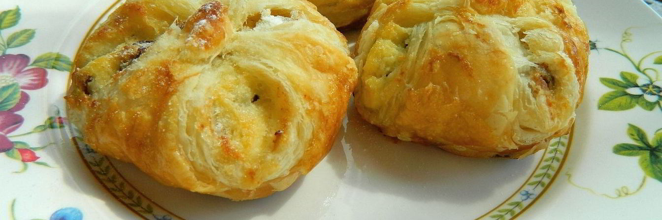 Слоеные булочки с творогом