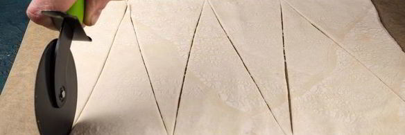 закусочные мини-круассаны с красной рыбой