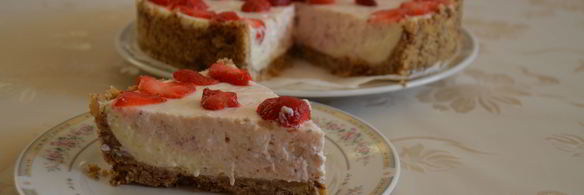 чизкейк без выпечки с клубникой