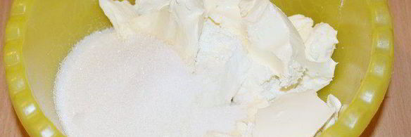 чизкейк с маскарпоне и брусничным соусом