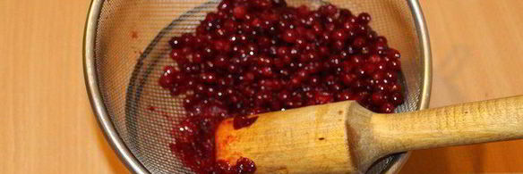 чизкейк с маскарпоне и брусничным соусом