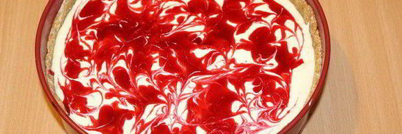 чизкейк с маскарпоне и брусничным соусом