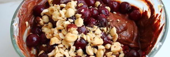 шоколадный чизкейк с вишней