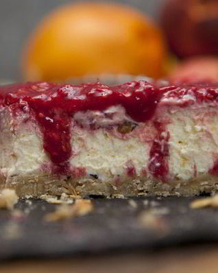 Ванильный чизкейк с малиновым соусом