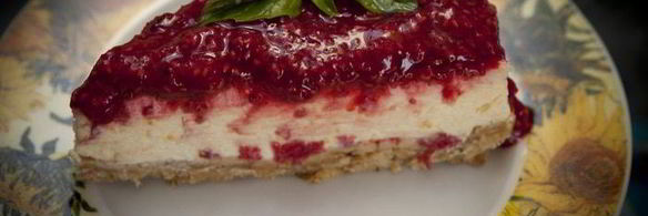 ванильный чизкейк с малиновым соусом