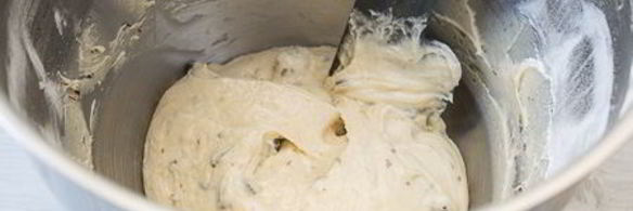 йогуртовые вишневые кексики с шоколадной крошкой