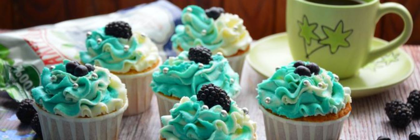 Капкейки с черничным джемом