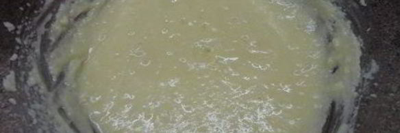 кекс с бергамотом под лимонной глазурью