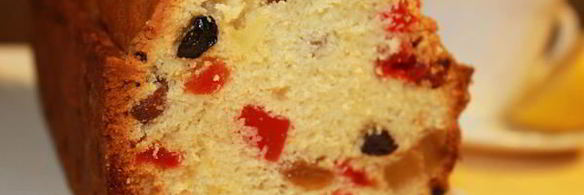 кекс с изюмом и цукатами