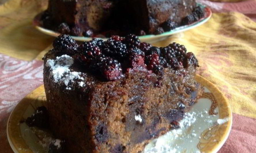 Рецепт кофейного кекса с черникой, ежевикой и кардамоном