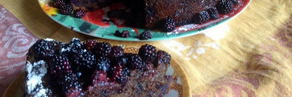 кофейный кекс с черникой, ежевикой и кардамоном