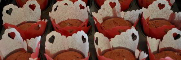 красные бархатные капкейки