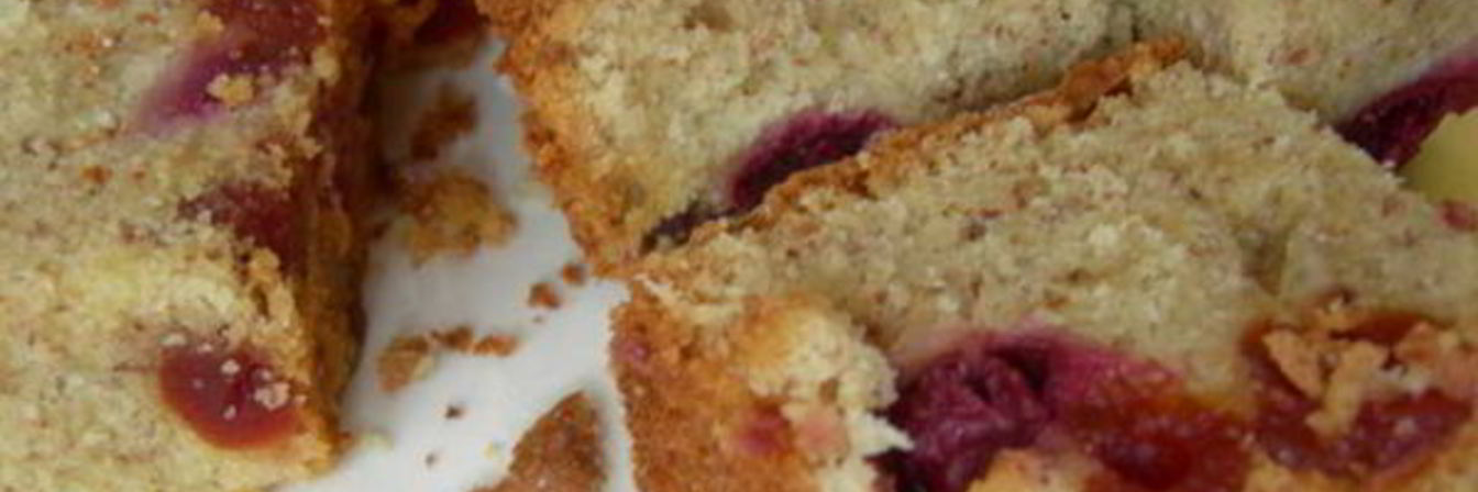 Миндальный кекс с вишней