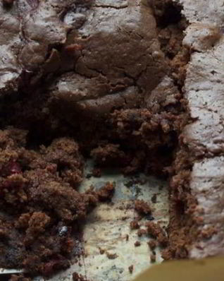 Шоколадный фондан с вишней