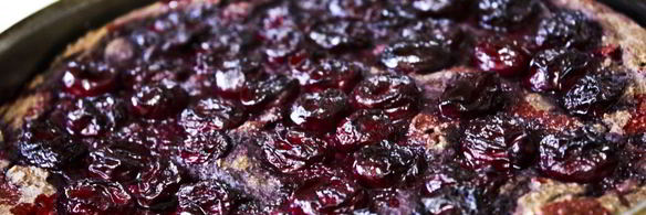 шоколадный кекс с вишней