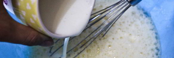 шоколадный кекс с вишней