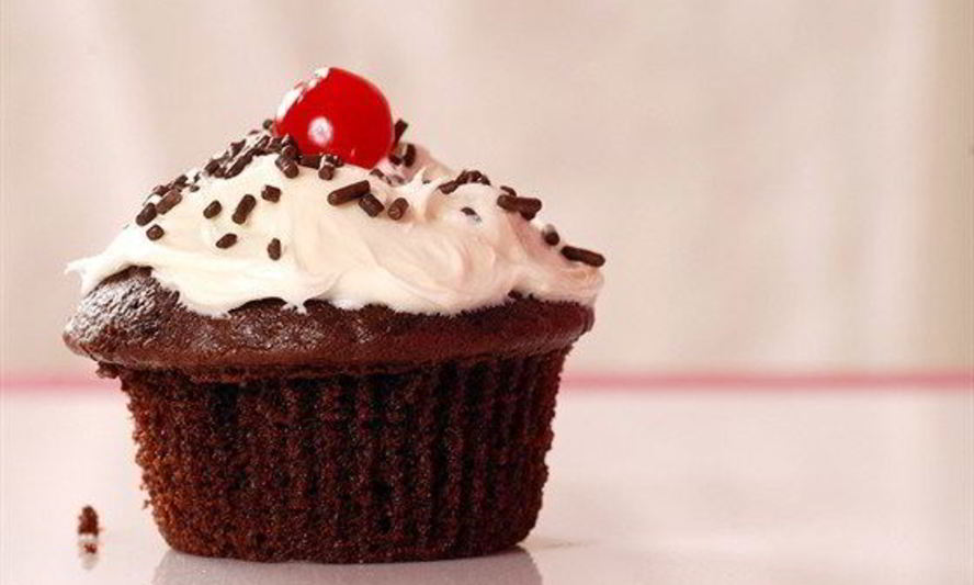 Рецепт шоколадных мини-кексов с вишнями