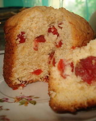 Творожный кекс с вяленой вишней