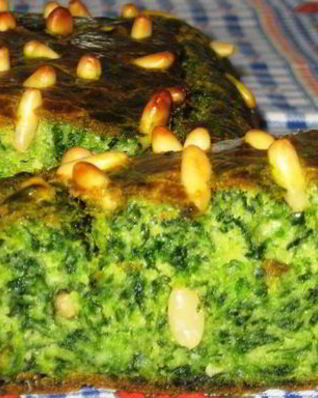 Закусочный кекс со шпинатом и кедровыми орешками