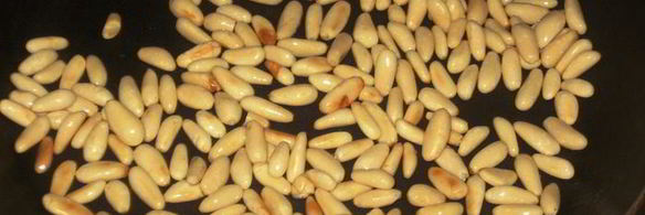 закусочный кекс со шпинатом и кедровыми орешками