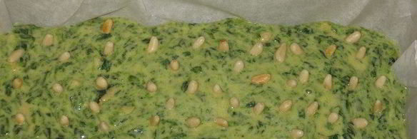 закусочный кекс со шпинатом и кедровыми орешками