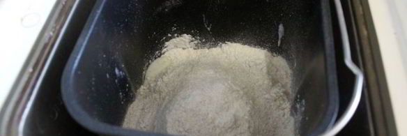 бездрожжевой многозерновой хлеб с семечками и цукатами