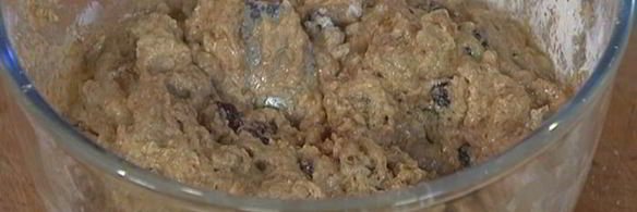 домашний хлеб с отрубями, изюмом и курагой