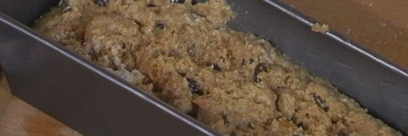 домашний хлеб с отрубями, изюмом и курагой