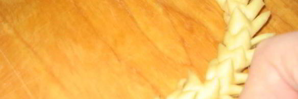 каравай круглый сладкий дрожжевой хлеб