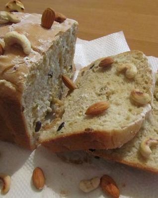 Хлеб из Карлсона с изюмом, орехами и кофе