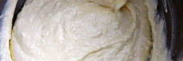 хлеб с сыром и гуавой