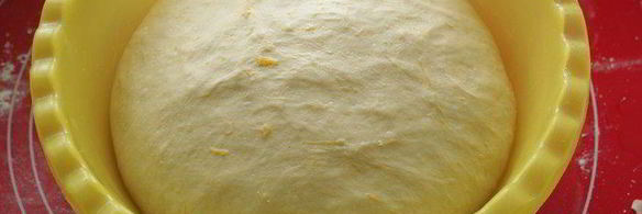 хлеб с тыквой, чесноком и перцем