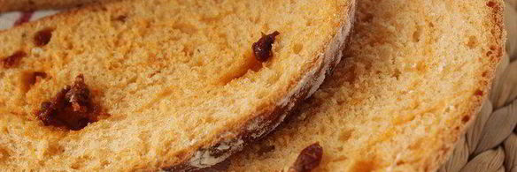 хлеб с вялеными помидорами