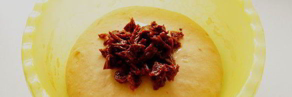 хлеб с вялеными помидорами