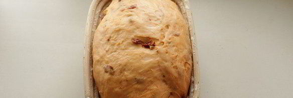 хлеб с вялеными помидорами