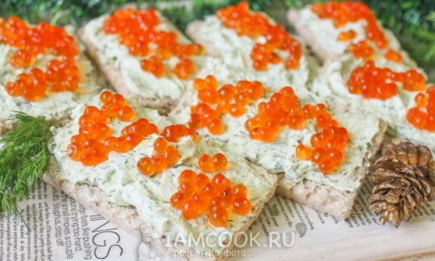 Рецепт хлебцев с красной икрой и укропно-творожным муссом