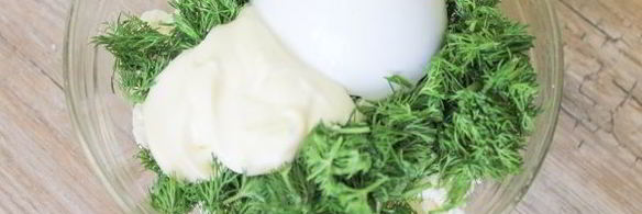 хлебцы с красной икрой и укропно-творожным муссом