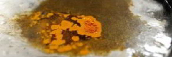 кукурузный хлеб с колбасой и яблоками