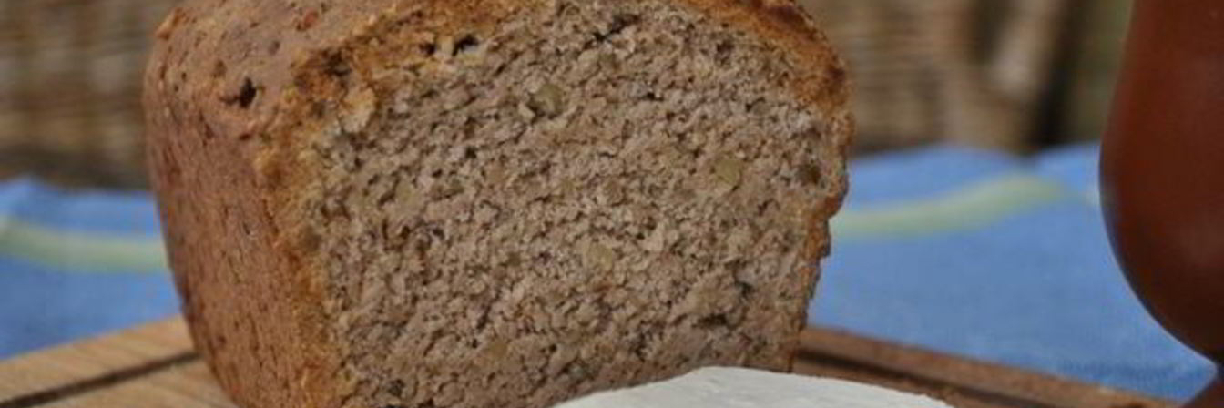 Пшенично-ржаной хлеб с орехами