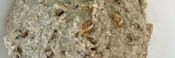 цельнозерновой содовый хлеб с тмином, изюмом и овсяными хлопьями