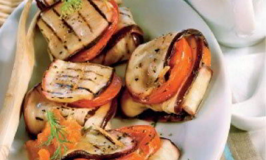 Рецепт конвертиков из баклажанов с помидорами и хреном