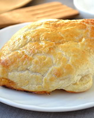 Конвертики из слоеного теста с начинкой