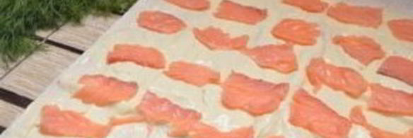 лаваш с сыром, и семгой, и зеленью