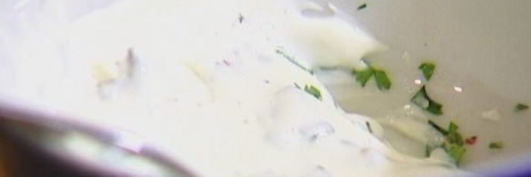 лаваш с жареными яйцами, сладким перцем и луком