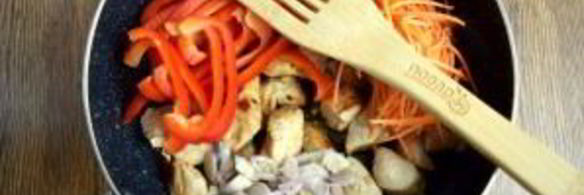 ролл из лаваша с курицей и овощами