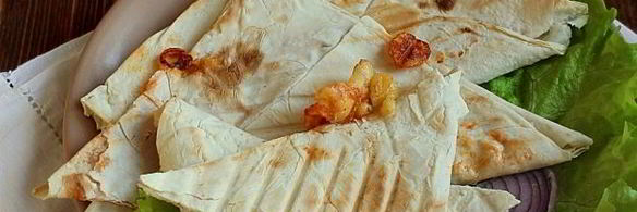 треугольники из лаваша с ветчиной и сыром