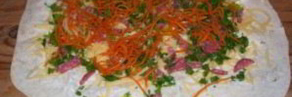 закуска из лаваша с корейской морковкой