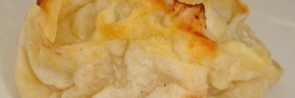 запеченные завитки из лаваша с творогом