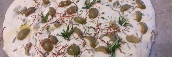 фокачча с оливками